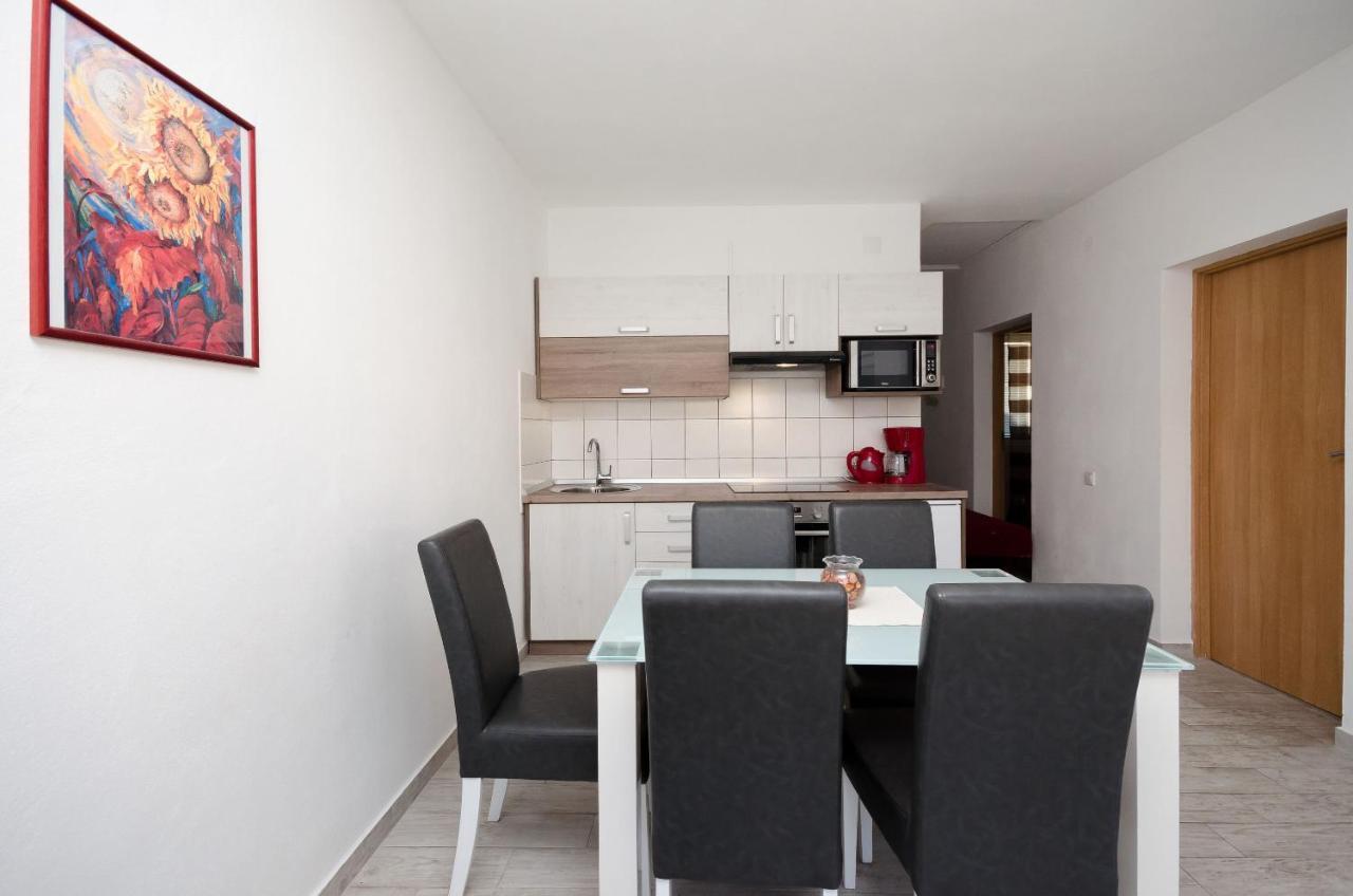 Apartments Toni Banjol Buitenkant foto